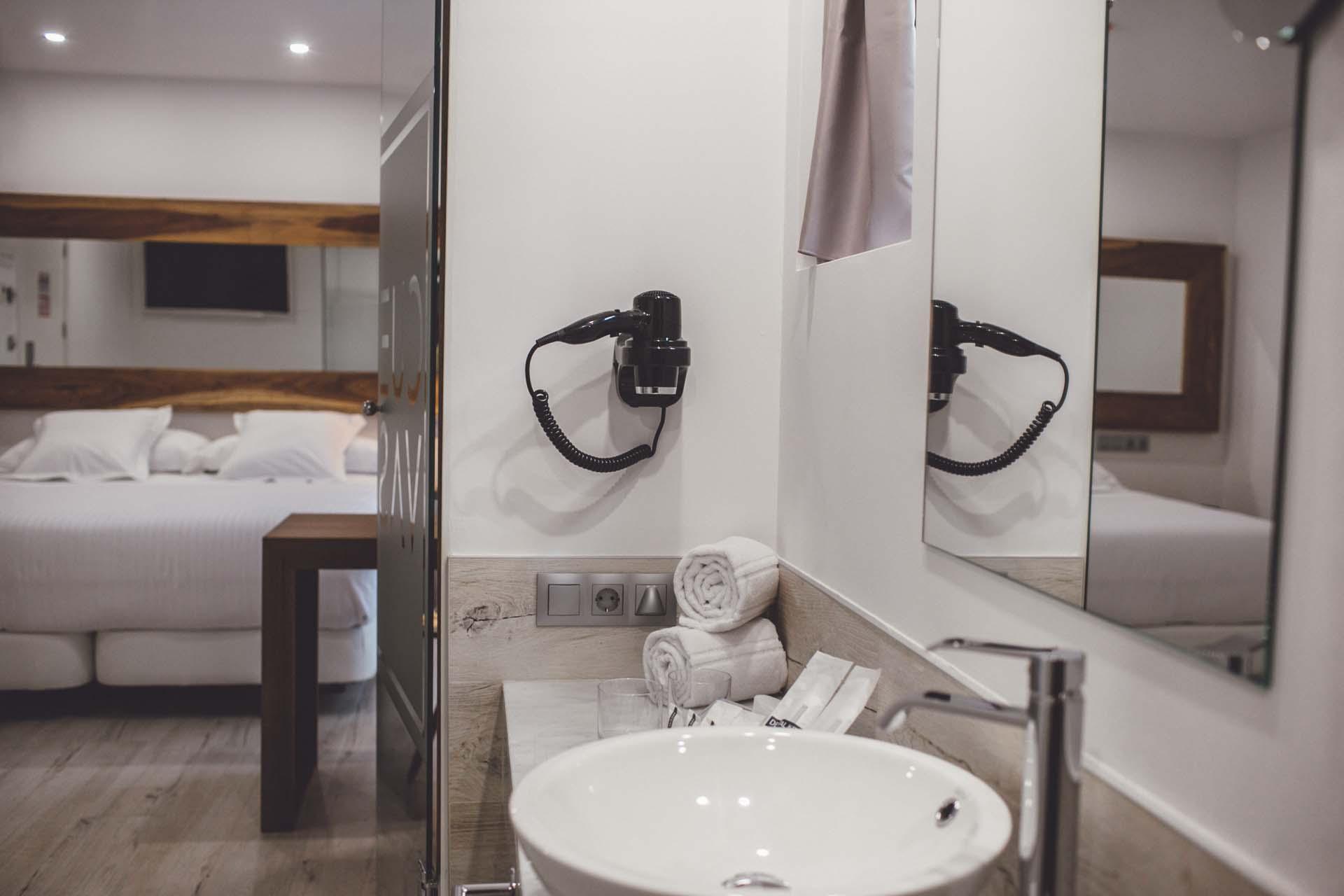 Hotel Cuevas - Adults Only Сантильяна-дель-Мар Экстерьер фото